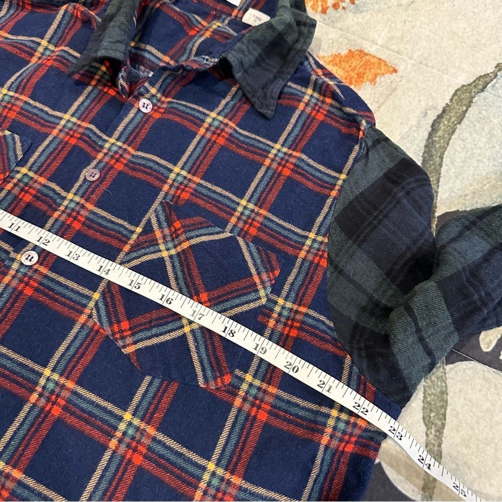 Vintage cropped (unbranded) flannel shirt w/mixed patterns - Picture 11 of 14